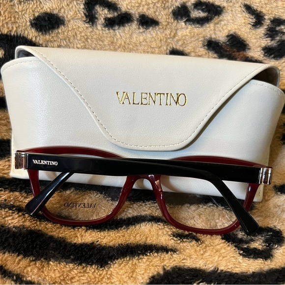 👑✅PRICE FIRM✅NO OFFERS 👑AUTHENTIC Valentino Eye Glasses. NWOT - Picture 4 of 11